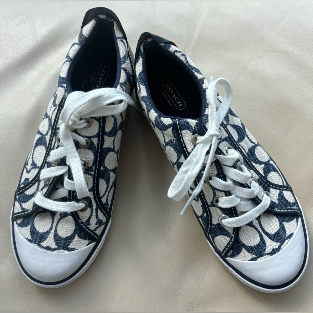 Coach new Women’s Navy and White Patterned Sneakers